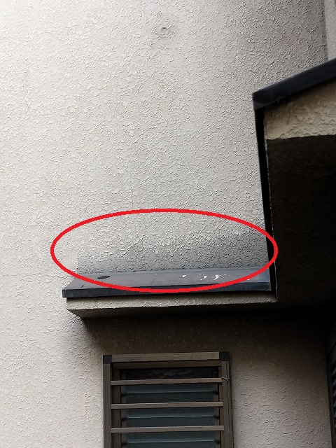 堺市西区浜寺にてひび割れが入った外壁と屋根をお見積のため現地調査しました。