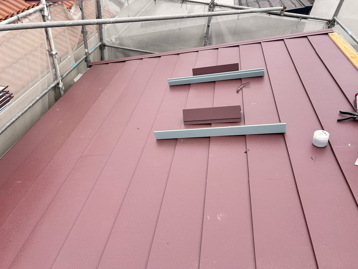 屋根 カバー工法 棟板金前
