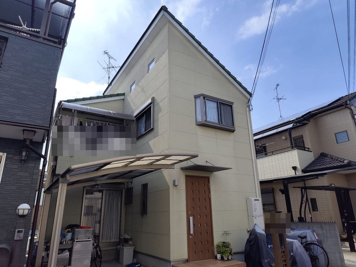 手で触ると白い粉がつくALC外壁！八尾市神宮寺で塗膜劣化と目地のひび割れを診断