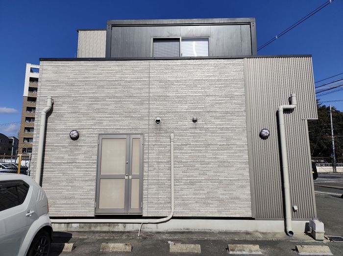 高槻市 みどり動物病院 施工後 建物全景