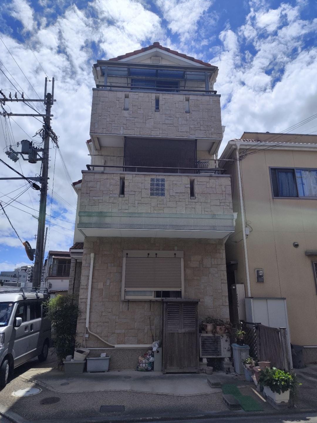 堺市中区大野芝町｜築21年で外壁を触ると白い粉が！サイディングのチョーキングとクラックを診断