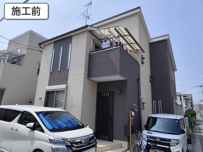 八尾市太子堂 外壁塗装施工前 正面全景 色褪せた窯業系サイディング