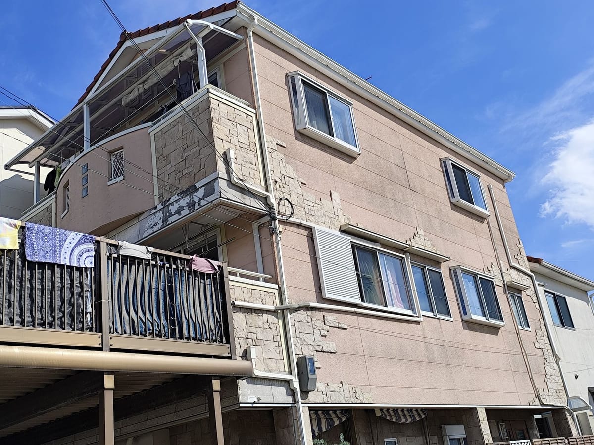 目地の割れ・下地露出を確認｜八尾市曙川東・築25年ALC外壁の複合劣化を点検