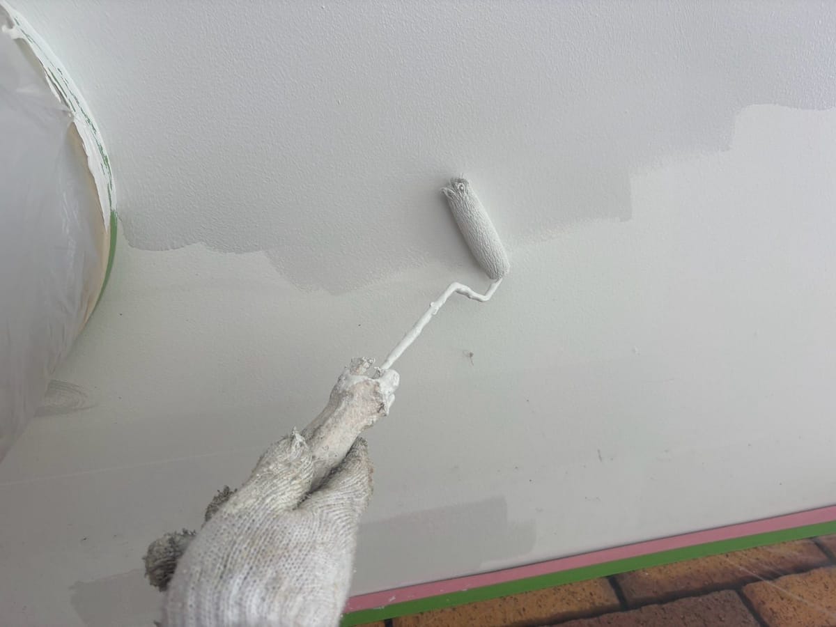 軒天 下塗り