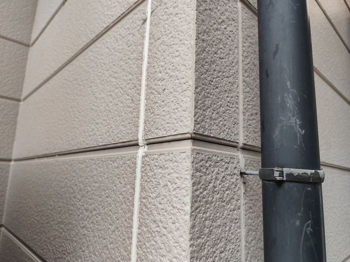 松原市別所 外壁コーナー部のシーリング痩せ・劣化