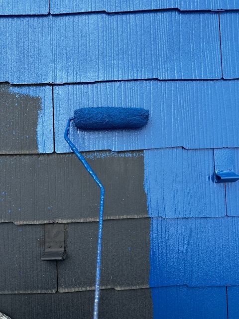 大阪市平野区にて色褪せしたスレート瓦を無機塗料で鮮やかな青色に塗装しました！