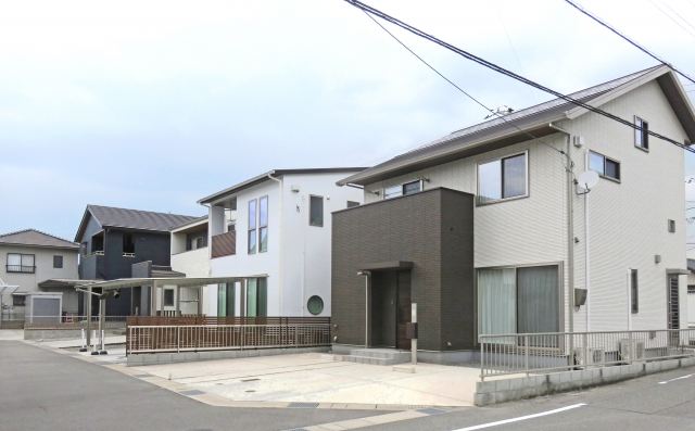 破風板と鼻隠しとは？役割・違い・劣化症状とメンテナンス