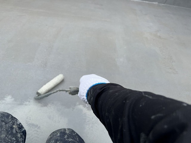 ベランダ防水プライマー塗布