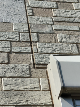 既存サイディング（レンガ調）の劣化