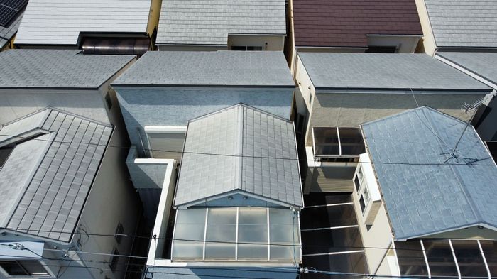 八尾市久宝寺のJ様邸 ドローンによる屋根と建物全体の俯瞰撮影