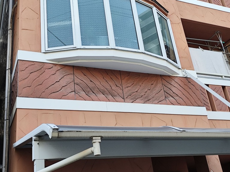 モルタル部分の雨染み