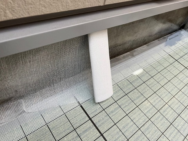 メッシュシート貼り