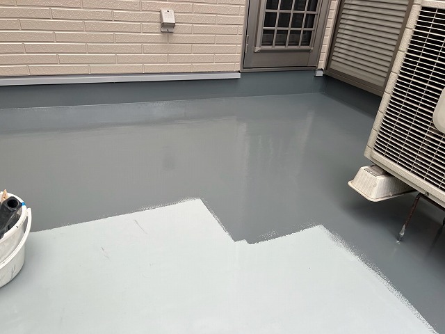 トップコートを塗布