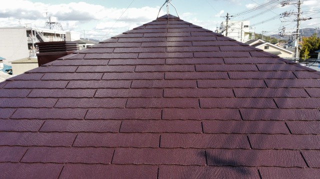 【藤井寺市藤井寺】屋根塗装で重要な「縁切り」と「3回塗り」で雨漏りを防ぎます！