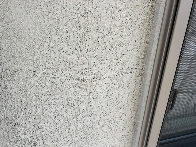ひび割れ補修前